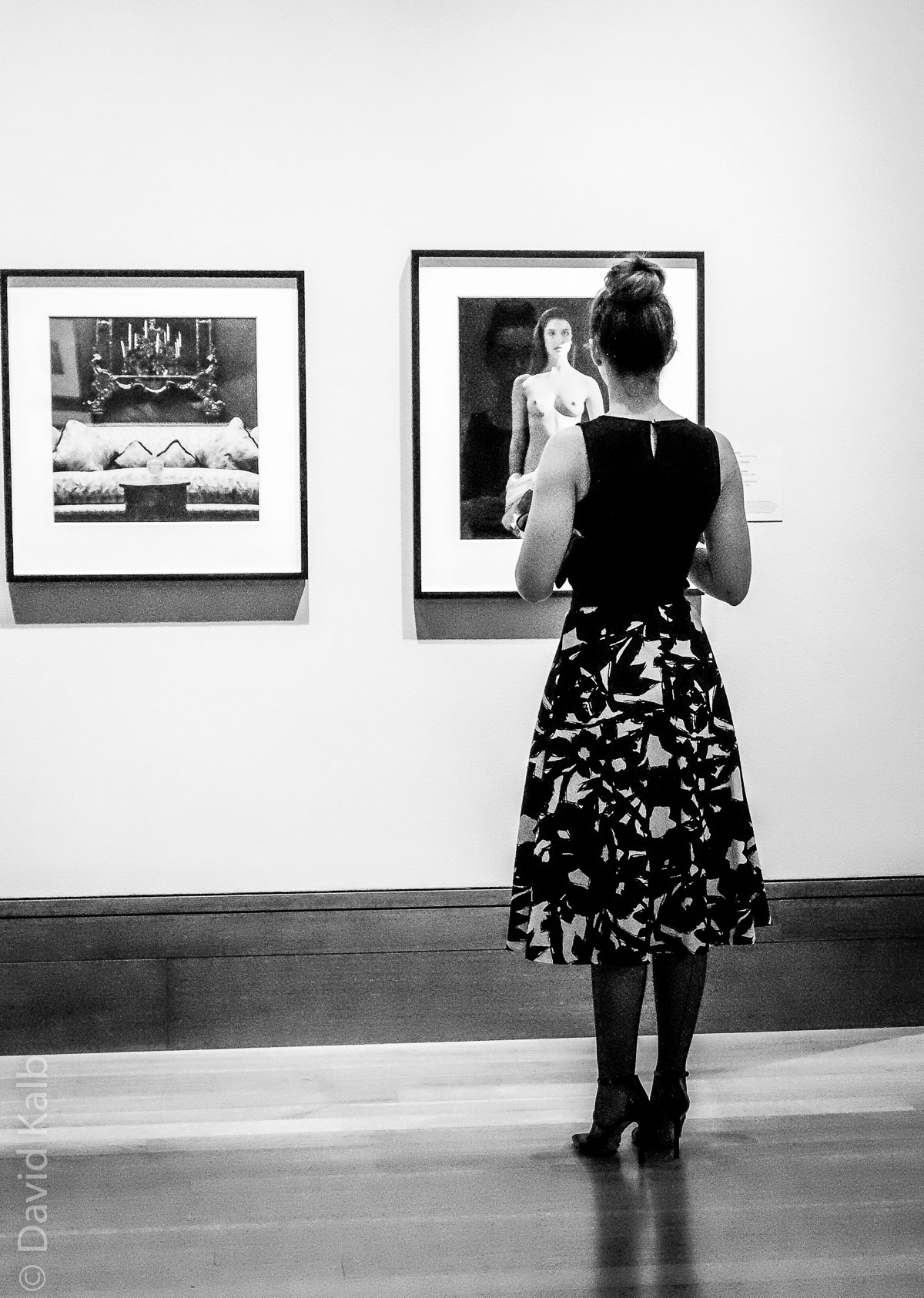 Looking at the nude b:w